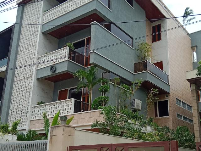 Resale | 5 BHK + Pooja Room,Servant Room,Study Room,Extra Room 9000 Sq.Ft. Independent House in Nirman Nagar