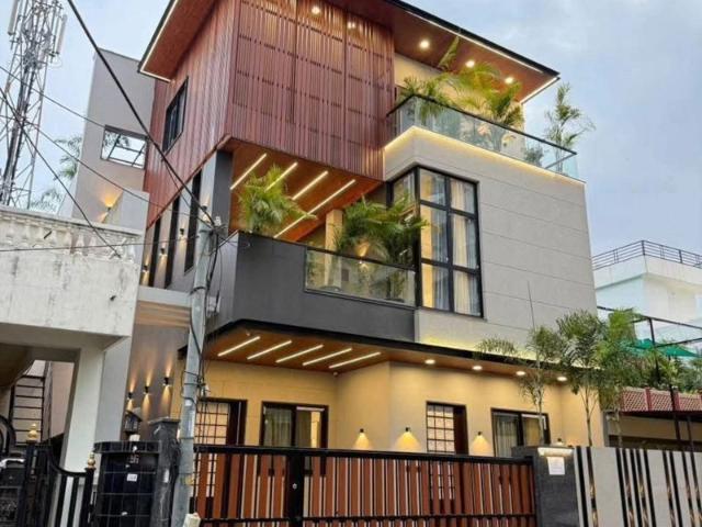 Resale | 5 BHK + Pooja Room,Servant Room,Study Room,Store Room 5500 Sq.Ft. Independent House in Nirman Nagar