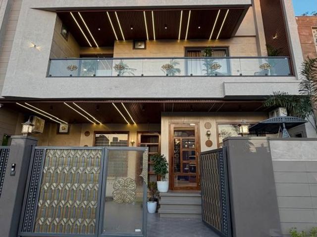 Resale | 5 BHK + Pooja Room,Study Room,Extra Room,Store Room 252 Sq.Yd. Independent House in Gandhi Path