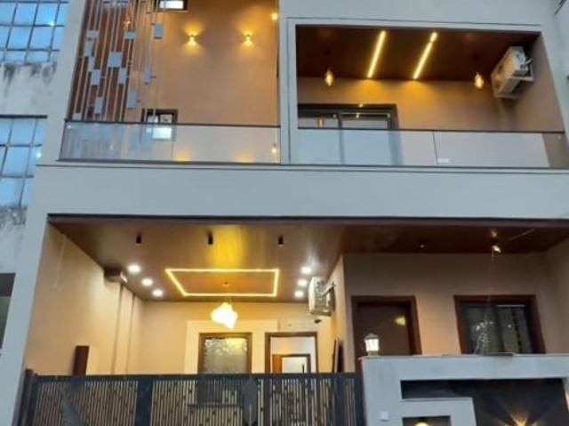 Resale | 5 BHK + Pooja Room,Study Room 155 Sq.Yd. Villa in Vaishali Nagar