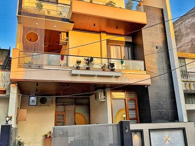 Resale | 5 BHK + Pooja Room,Study Room 200 Sq.Yd. Independent House in Dhawas
