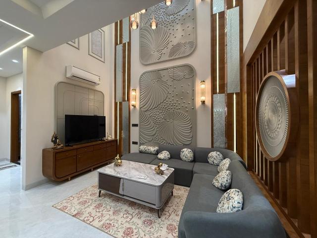 Resale | 5 BHK + Pooja Room,Study Room 200 Sq.Yd. Independent House in Gandhi Path