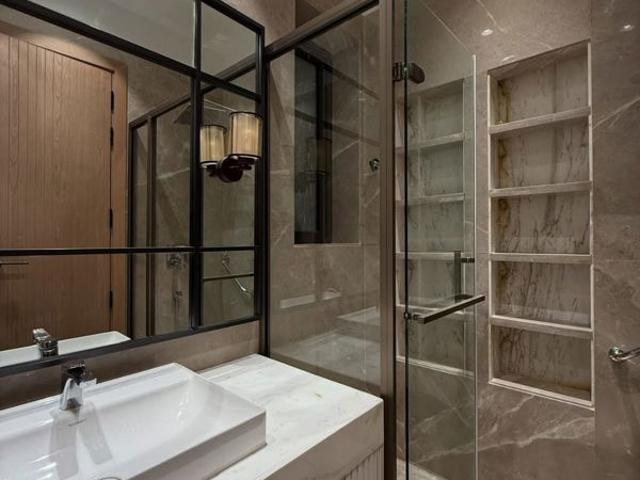 Resale | 5 BHK + Prayer Room,Servant Room,Study Room,Extra Room 425 Sq.Yd. Villa in Civil Lines