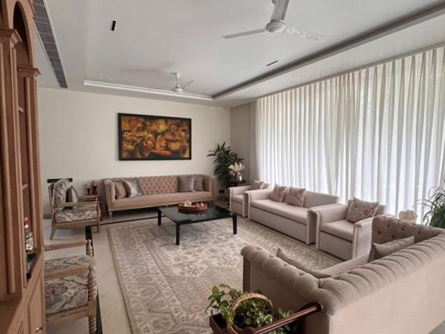 Resale | 5 BHK + Prayer Room,Servant Room,Study Room,Extra Room 256 Sq.Yd. Independent House in DLF Phase I