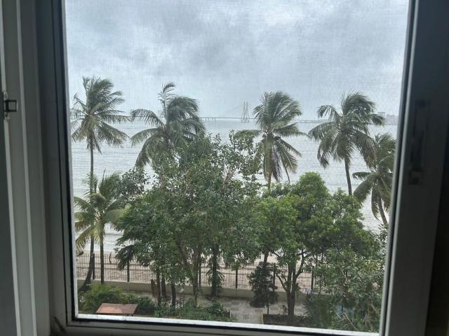 Resale | 5 BHK + Prayer Room,Servant Room,Study Room,Extra Room 2650 Sq.Ft. Apartment in Suraj Ocean Star 2