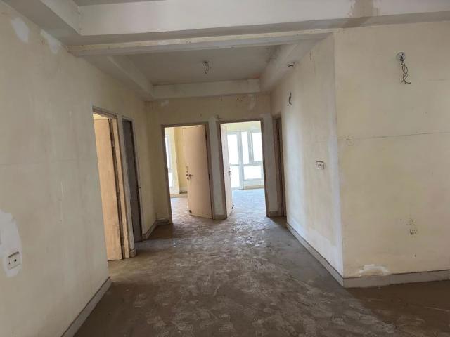 Resale | 5 BHK + Prayer Room,Servant Room,Study Room,Extra Room,Basement,Store Room 2210 Sq.Ft. Apartment in UPAVP Ganga Yamuna And Hindon Enclave