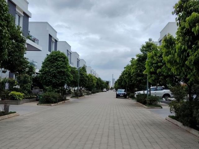 Resale | 5 BHK + Prayer Room,Servant Room,Study Room,Extra Room,Basement,Store Room 420 Sq.Ft. Villa in Gopanpally