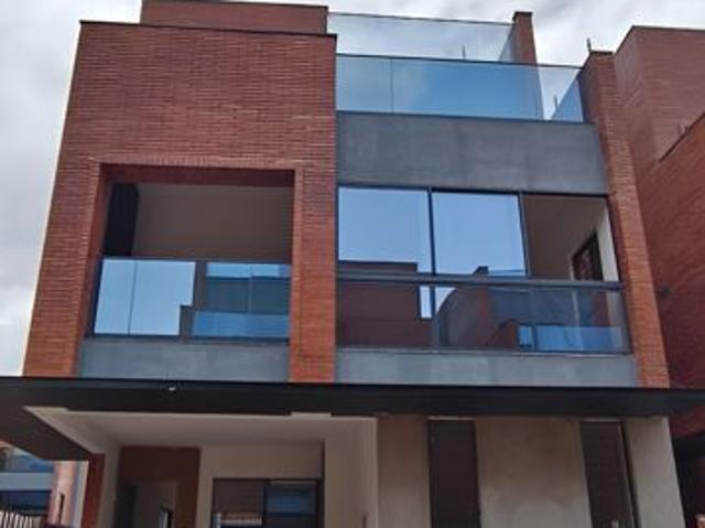 Resale | 5 BHK + Prayer Room,Servant Room,Study Room,Extra Room,Store Room 188 Sq.Ft. Villa in Casagrand Handford