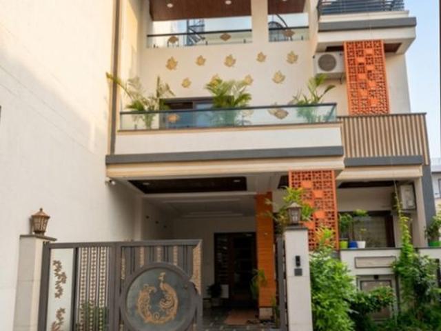 Resale | 5 BHK + Prayer Room,Study Room,Extra Room,Store Room 190 Sq.Yd. Independent House in Dronpuri