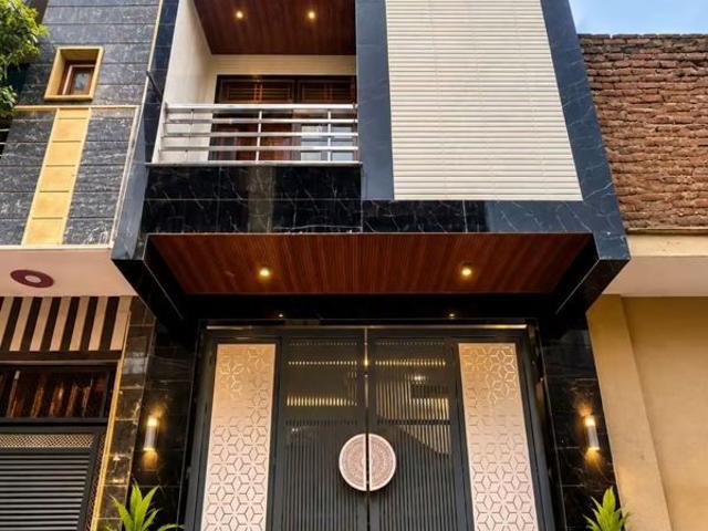 Resale | 5 BHK + Prayer Room,Store Room 635 Sq.Ft. Independent House in Uttam Nagar