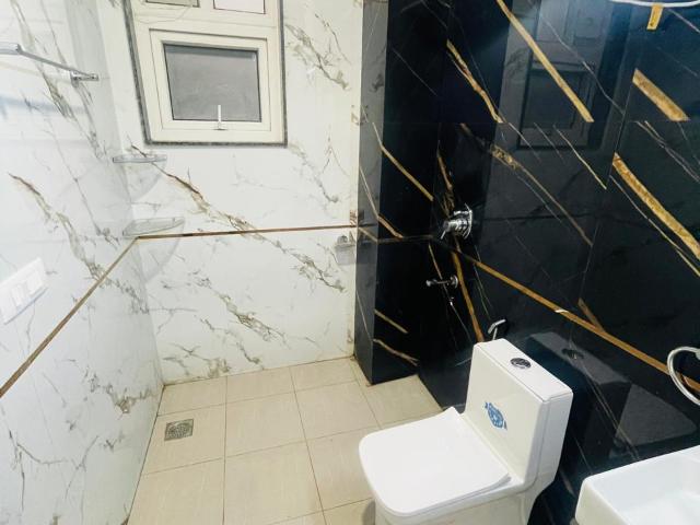 Resale | 6+ BHK 1000 Sq.Ft. Independent House in Shalimar Bagh