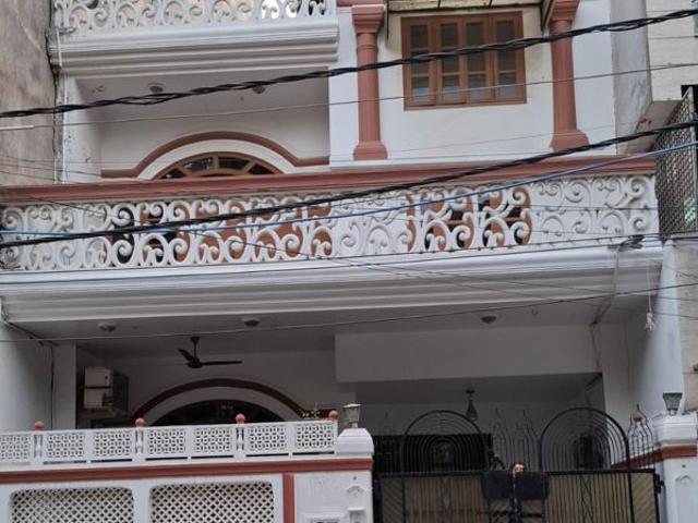 Resale | 6+ BHK + 100 Sq.Yd. Independent House in Pitampura