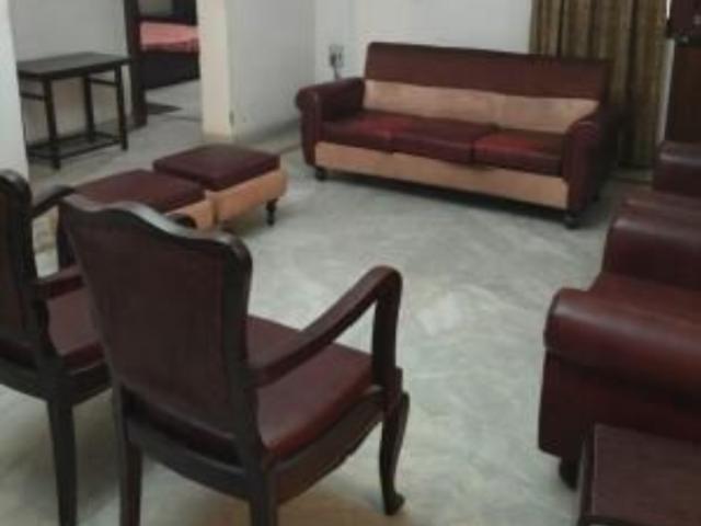 Resale | 6 BHK 1100 Sq.Ft. Villa in RWA Apartments Sector 41