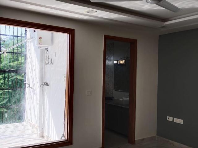 Resale | 6+ BHK 1250 Sq.Ft. Independent House in Ashok Vihar