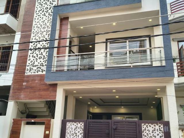 Resale | 6 BHK 1250 Sq.Ft. Independent House in Gomti Nagar