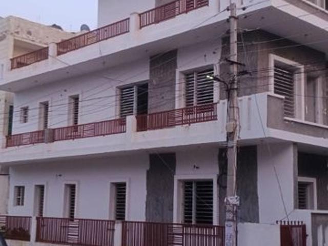Resale | 6 BHK + 125 Sq.Yd. Villa in Sunny Enclave