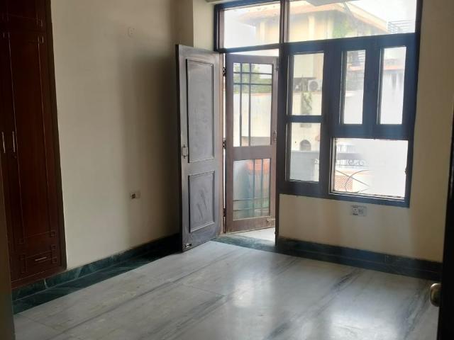 Resale | 6 BHK 13000 Sq.Ft. Villa in RWA Apartments Sector 41