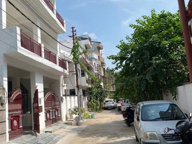 Resale | 6+ BHK 1400 Sq.Ft. Independent House in Ashiyana