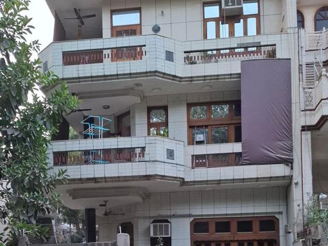 Resale | 6 BHK + 150 Sq.Yd. Independent House in Pitampura