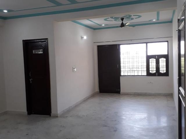 Resale | 6+ BHK 161 Sq.Yd. Independent House in Sector 27