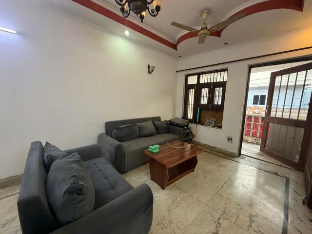 Resale | 6+ BHK 162 Sq.Ft. Independent House in RWA Apartments Sector 20