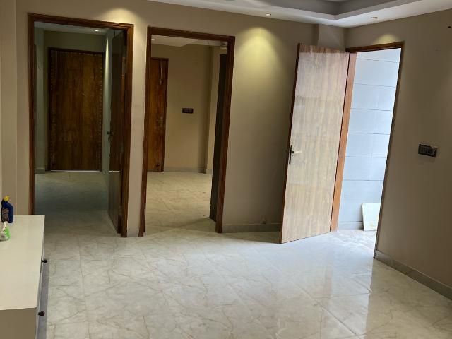 Resale | 6+ BHK 1800 Sq.Ft. Independent House in Dashrath Puri