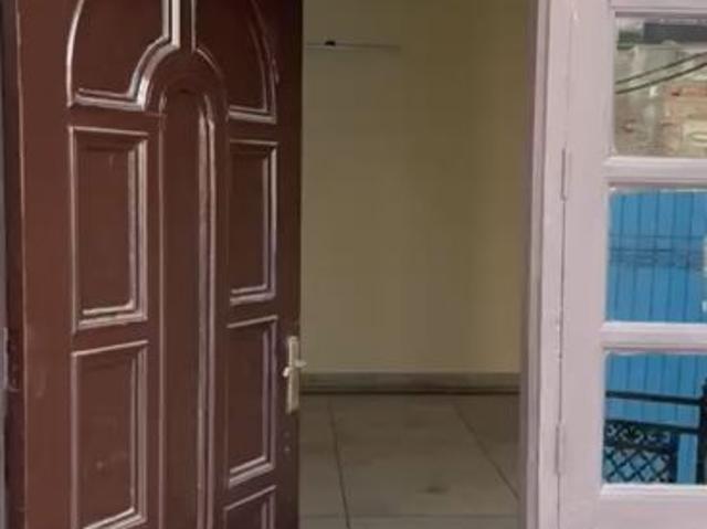 Resale | 6+ BHK + 180 Sq.Mt. Independent House in Sector 41