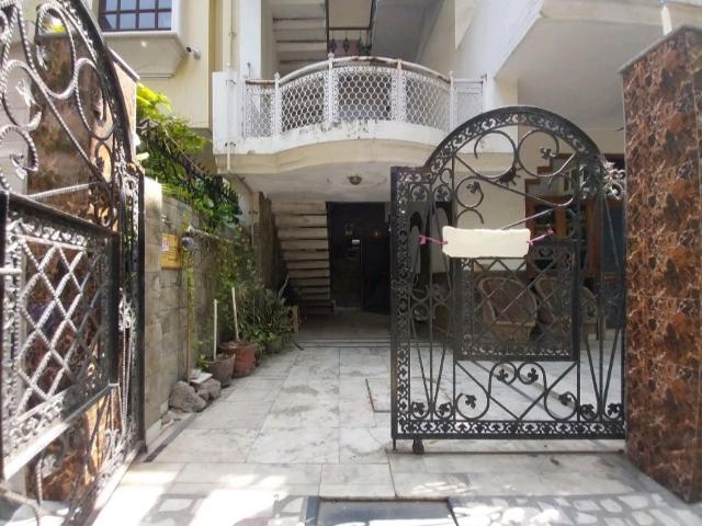 Resale | 6 BHK 180 Sq.Mt. Villa in Sector 41