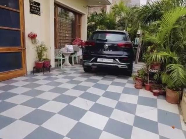 Resale | 6 BHK 180 Sq.Yd. Independent House in Sector 127