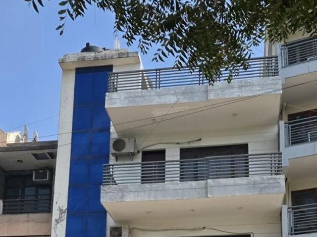 Resale | 6+ BHK 192 Sq.Yd. Independent House in Vipul World Floors