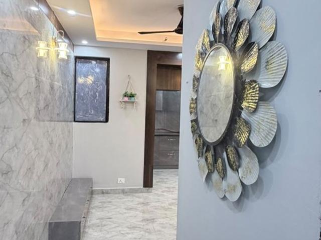 Resale | 6+ BHK + 200 Sq.Mt. Independent House in Sector 52