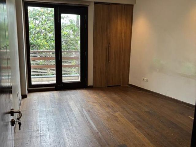 Resale | 6 BHK + 2100 Sq.Yd. Villa in Chattarpur