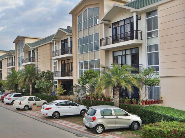 Resale | 6+ BHK 2118 Sq.Ft. Independent House in New Hari Enclave