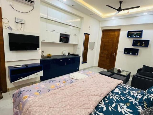 Resale | 6 BHK 250 Sq.Mt. Independent House in Sector 39