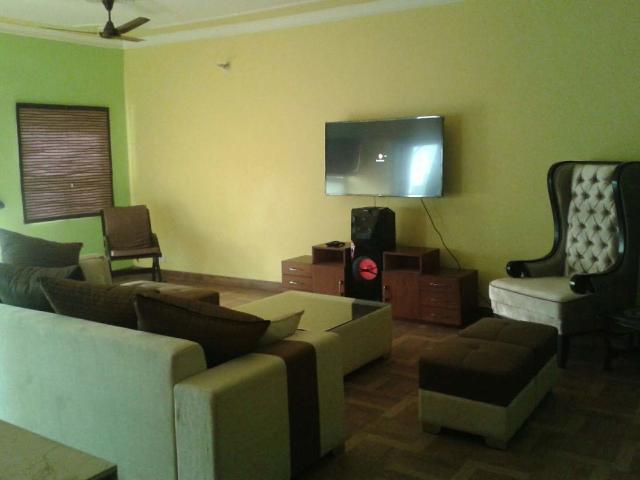 Resale | 6 BHK 250 Sq.Yd. Independent House in Sector 7