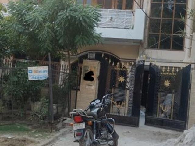 Resale | 6 BHK + 250 Sq.Yd. Independent House in Sector 8