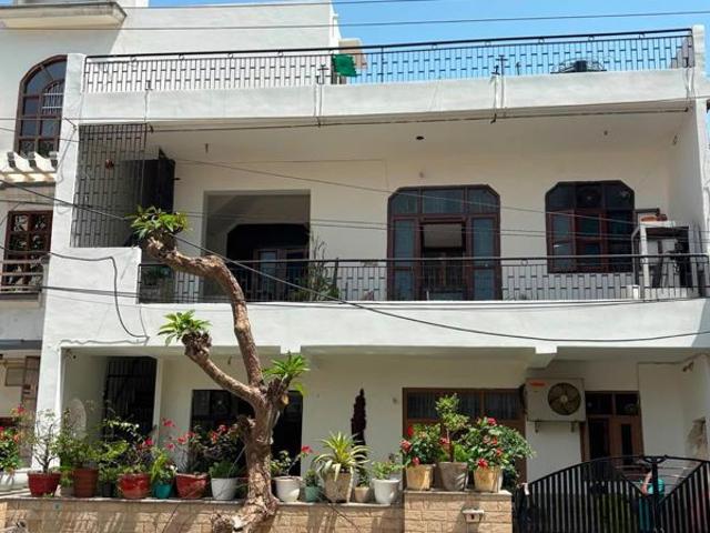 Resale | 6 BHK 250 Sq.Yd. Independent House in Sector 9