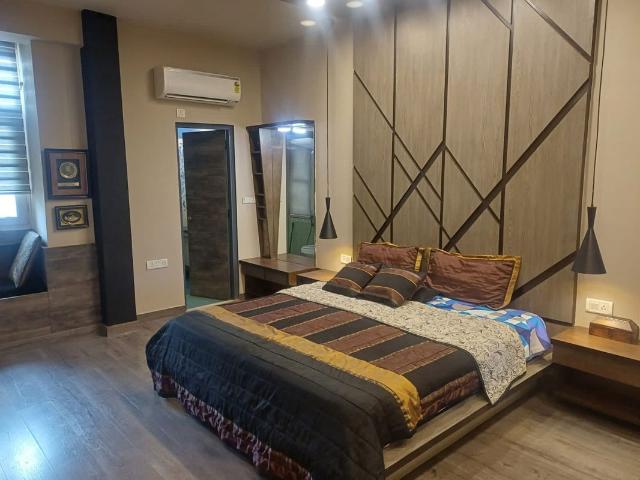 Resale | 6+ BHK + 265 Sq.Mt. Independent House in Sector 31