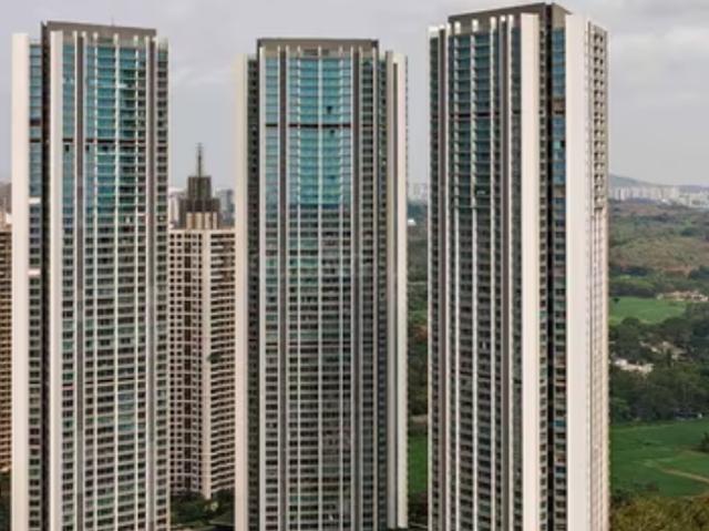Resale | 6 BHK 2734 Sq.Ft. Apartment in Oberoi Realty Esquire