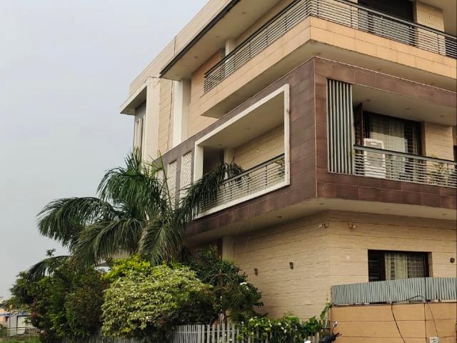 Resale | 6+ BHK 307 Sq.Yd. Independent House in Independent House