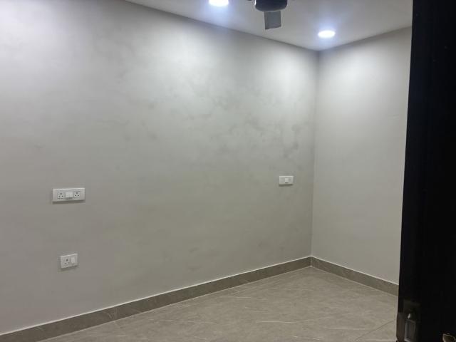 Resale | 6+ BHK + 300 Sq.Mt. Independent House in Sector 36