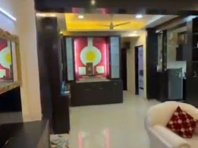 Resale | 6+ BHK + 300 Sq.Mt. Villa in Sector 51