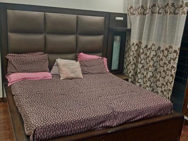 Resale | 6+ BHK + 300 Sq.Mt. Villa in Sector 39