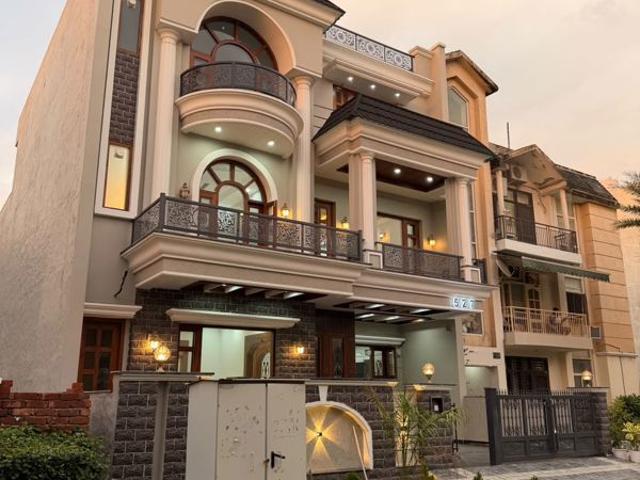Resale | 6 BHK + 303 Sq.Yd. Independent House in Mullanpur
