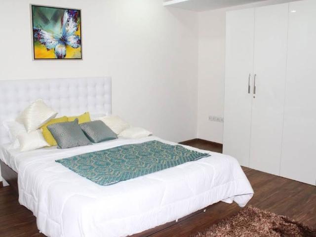 Resale | 6+ BHK 328 Sq.Yd. Apartment in Chanda Nagar