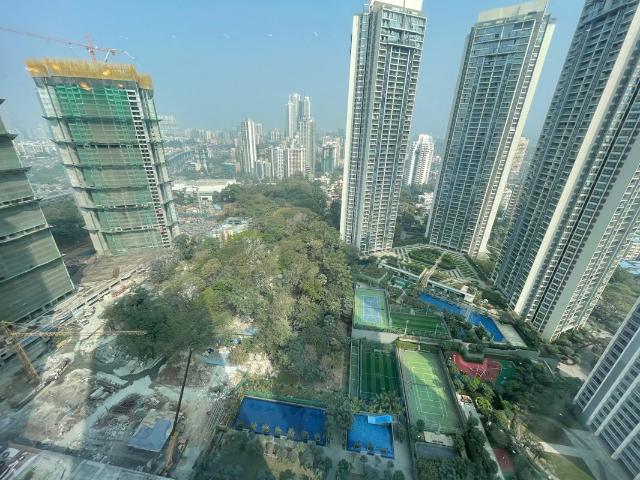 Resale | 6 BHK 3640 Sq.Ft. Apartment in Oberoi Exquisite Goregaon