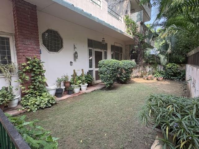 Resale | 6 BHK + 360 Sq.Yd. Villa in Palam Vihar