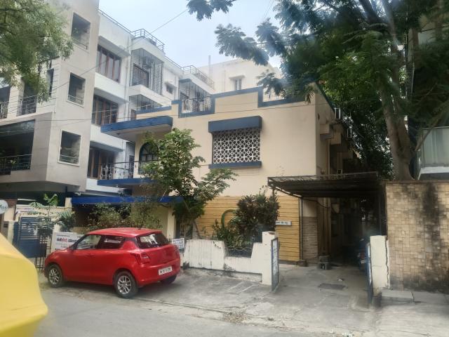 Resale | 6+ BHK 3750 Sq.Ft. Independent House in Indiranagar