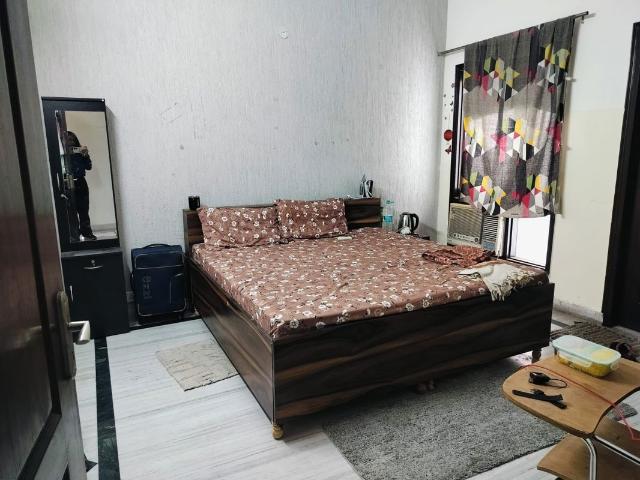 Resale | 6+ BHK 375 Sq.Mt. Apartment in Sector 55