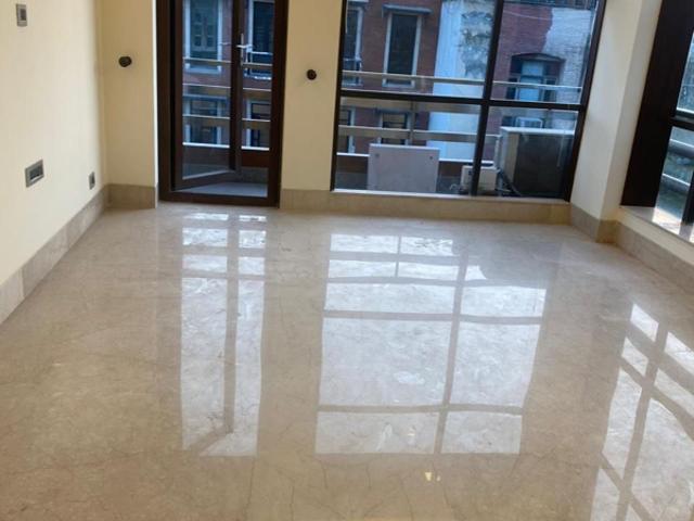 Resale | 6+ BHK 375 Sq.Yd. Independent House in New Rajinder Nagar